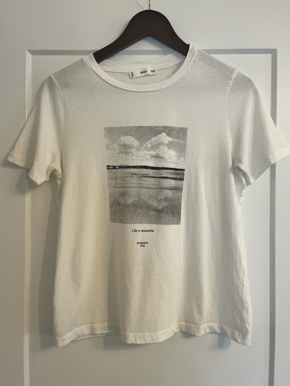 Mango White Short-Sleeve Crewneck Tee with Black Graphic, S